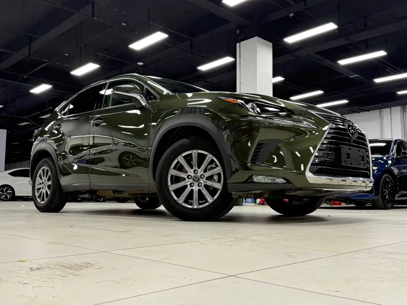 Фото 2 - Lexus NX