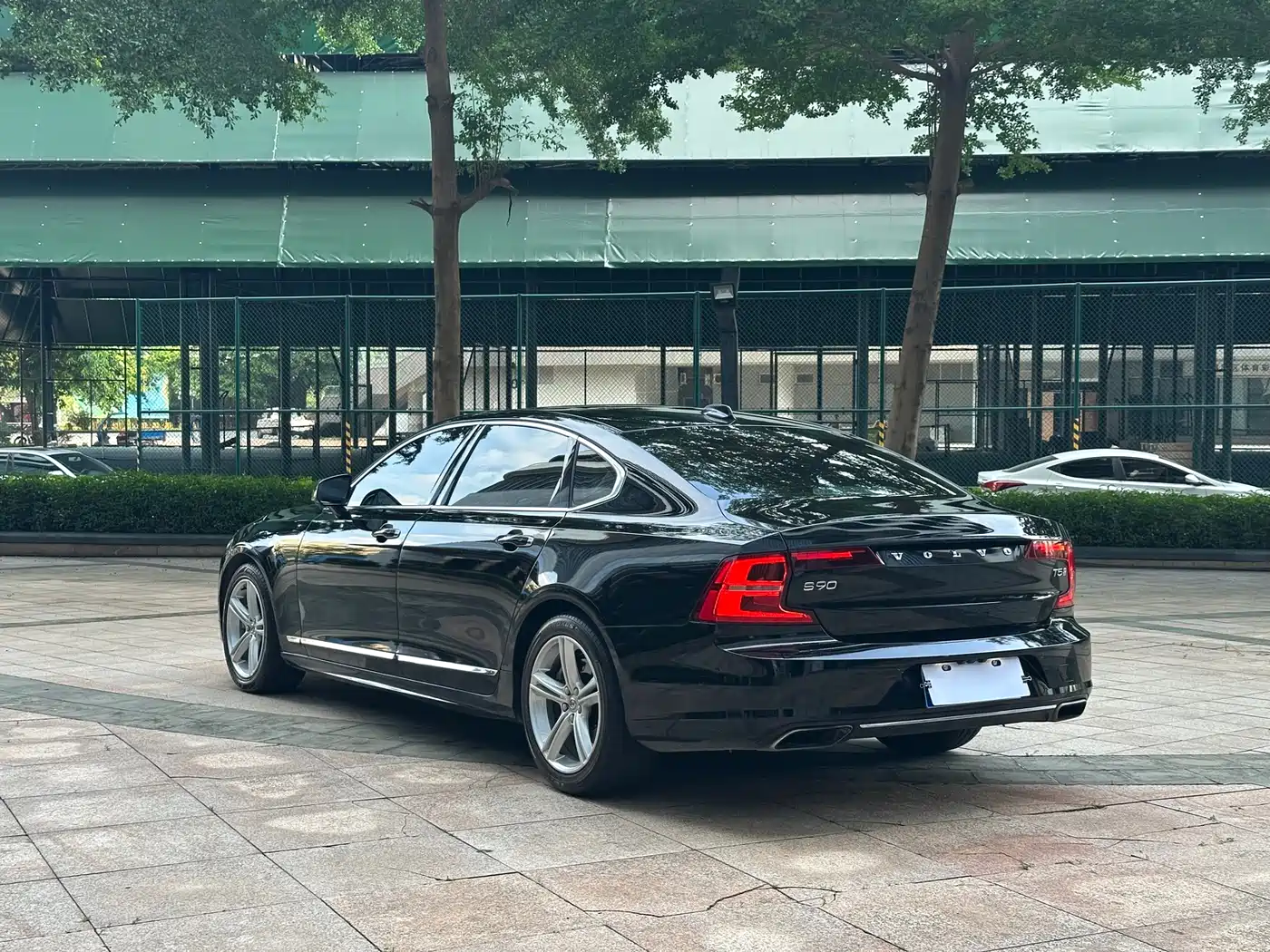 Фото 21 - Volvo S90