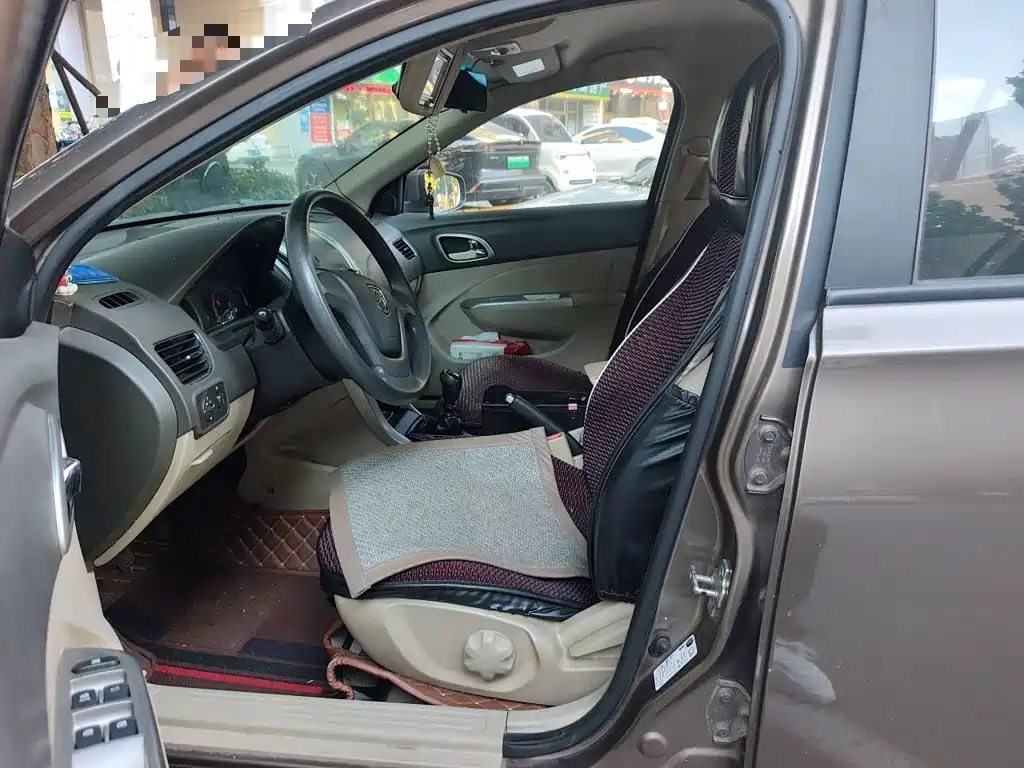 Baojun 630 2015 2014 1.5L Manual Comfort