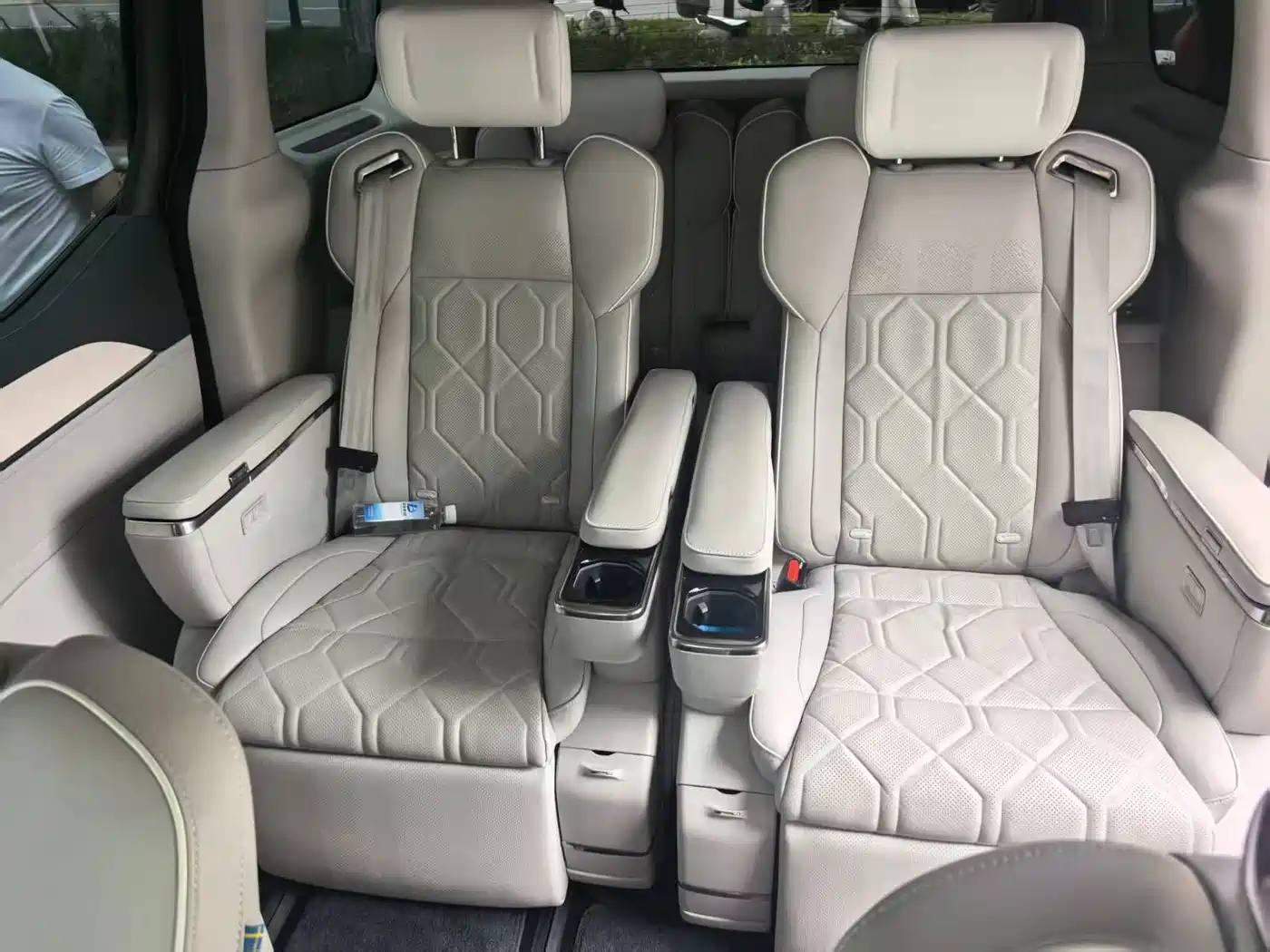 Volvo EM90 2024 2025 Ultra Six-Seater