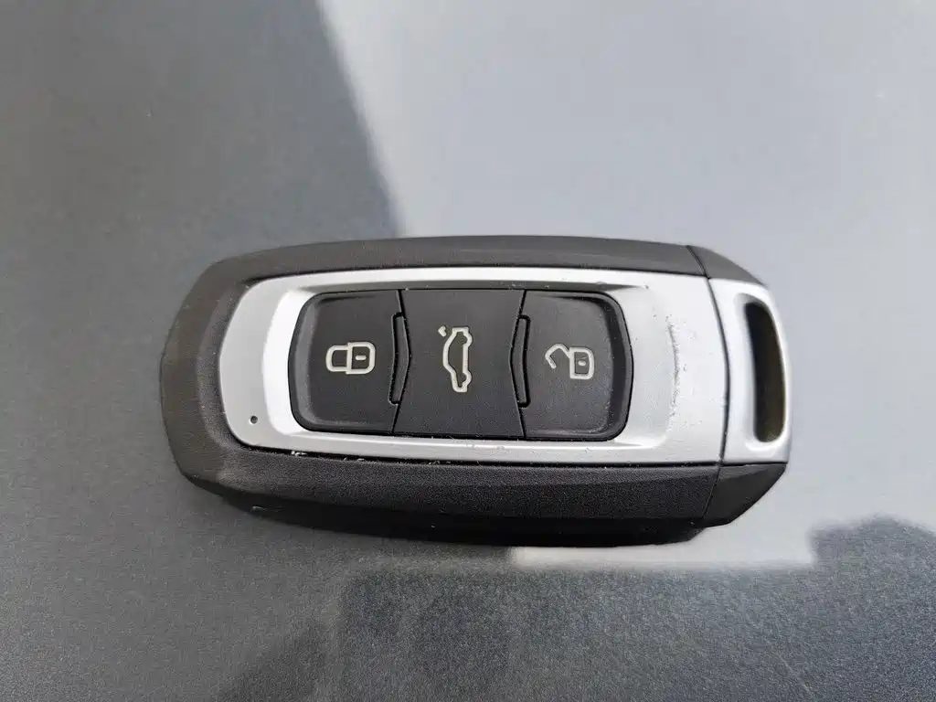 Фото 19 - Geely Emgrand GL
