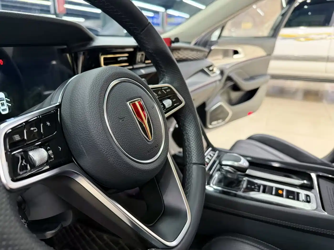 Hongqi H5 2024 2.0T Automatic Smart Connect Flag Smooth Edition фото 9