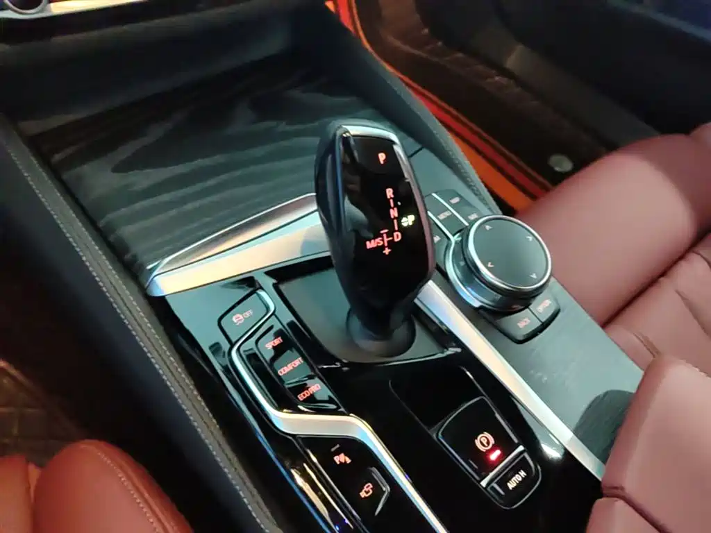 BMW 5 Series 2023 530Li Premium M Sport Package фото 21