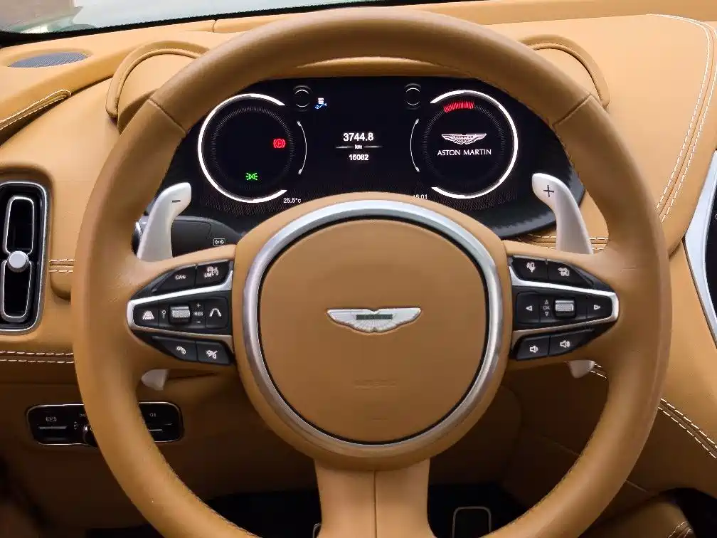Aston Martin DBX 2023 2022 3.0T STRAIGHT-SIX