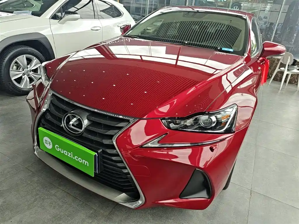 Lexus IS 2017 300 Fashion Edition фото 2