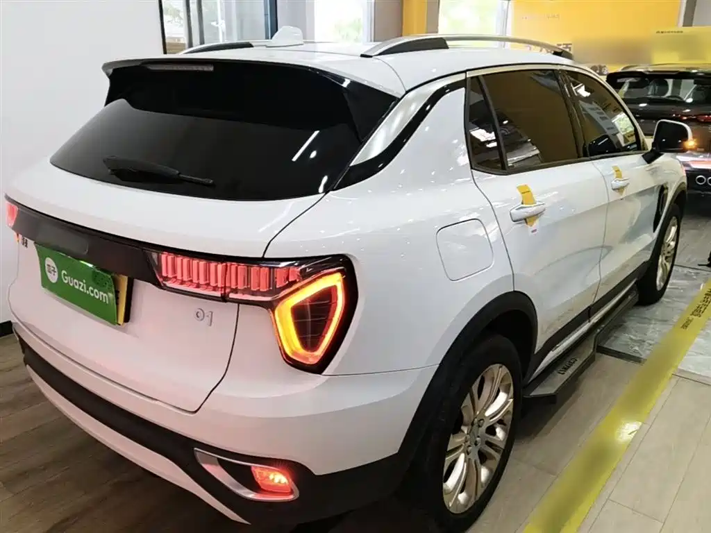 Lynk & Co 01 2017 2.0T 2WD Pro Version фото 5
