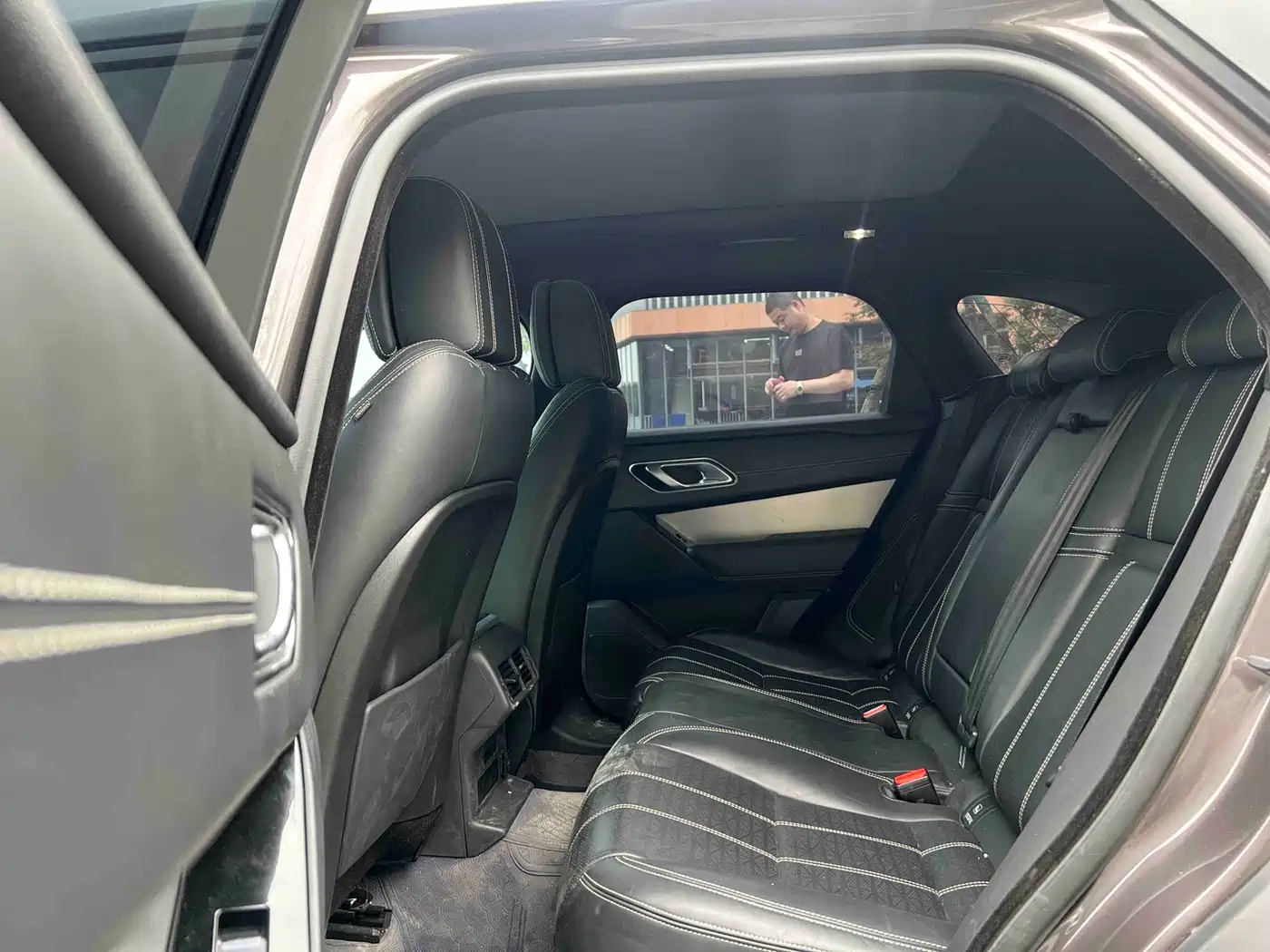 Land Rover Range Rover Velar 2022 250PS Golden Collector's Edition фото 7