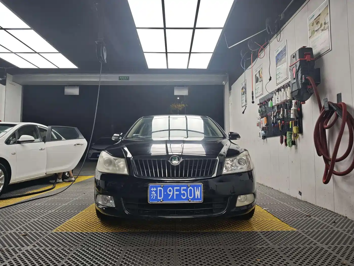 Škoda Octavia 2012 1.8TSI DSG Yijun Edition фото 2