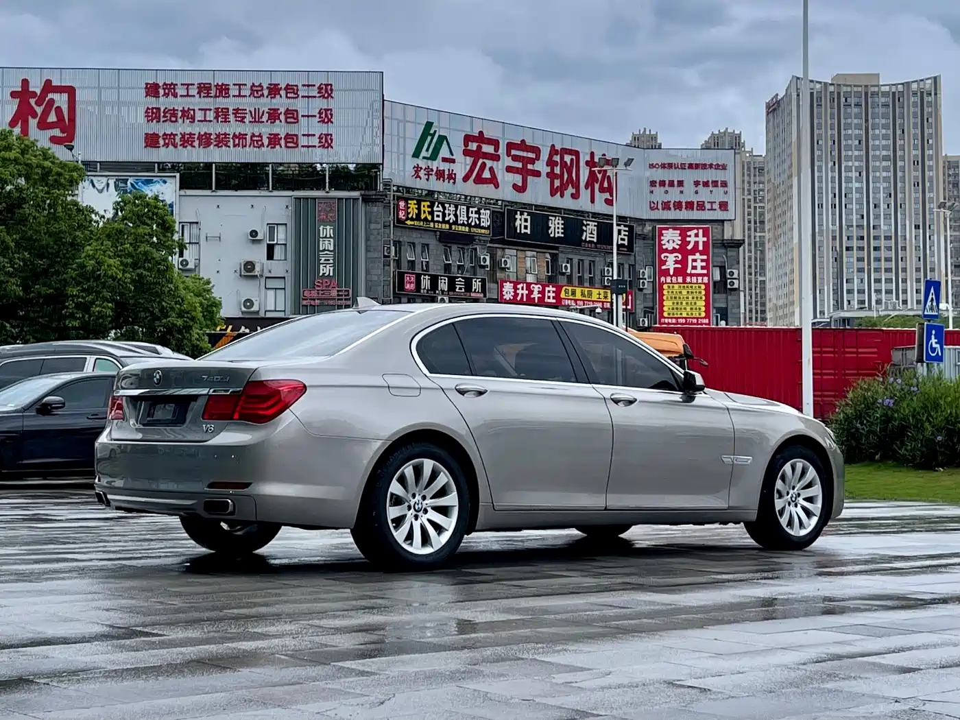 BMW 7 Series 2009 Model 740Li Leading Edition фото 7