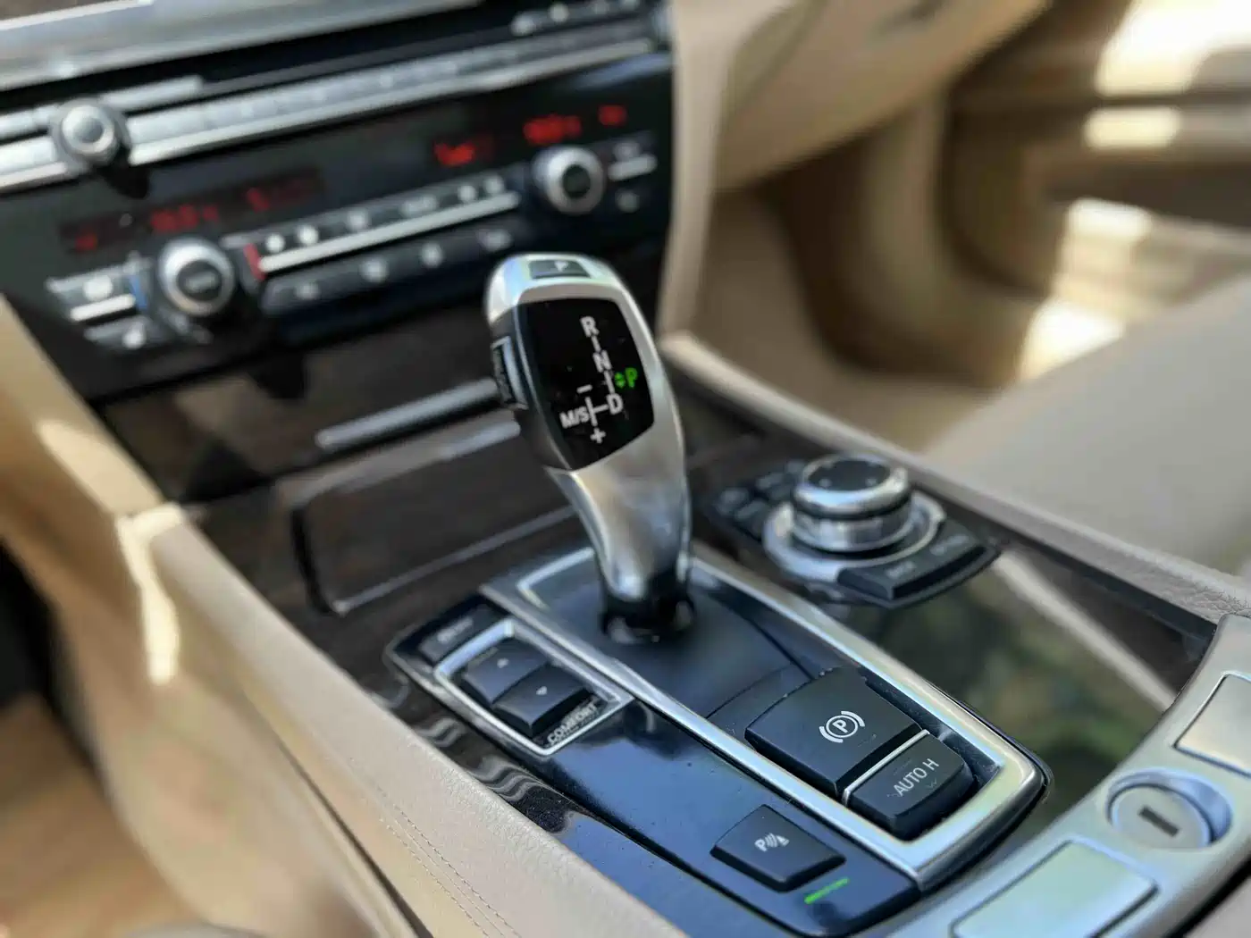 BMW 7 Series 2009 Model 740Li Leading Edition фото 10