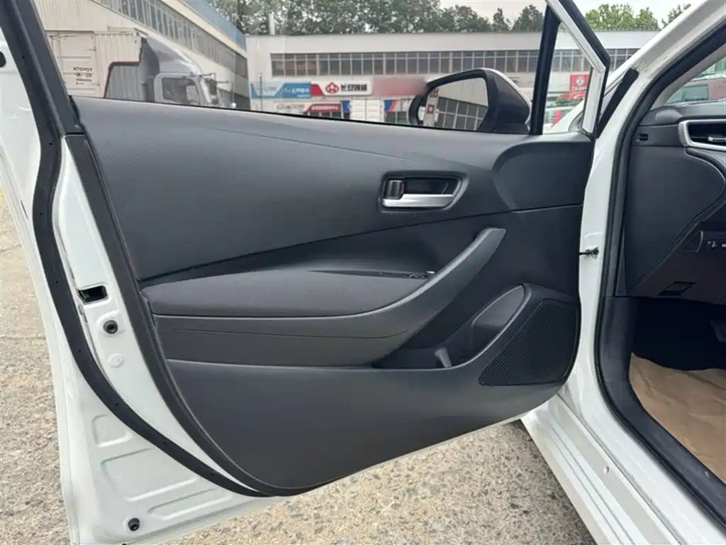 Toyota Corolla 2019 1.2T S-CVT GL-i Elite Edition фото 6
