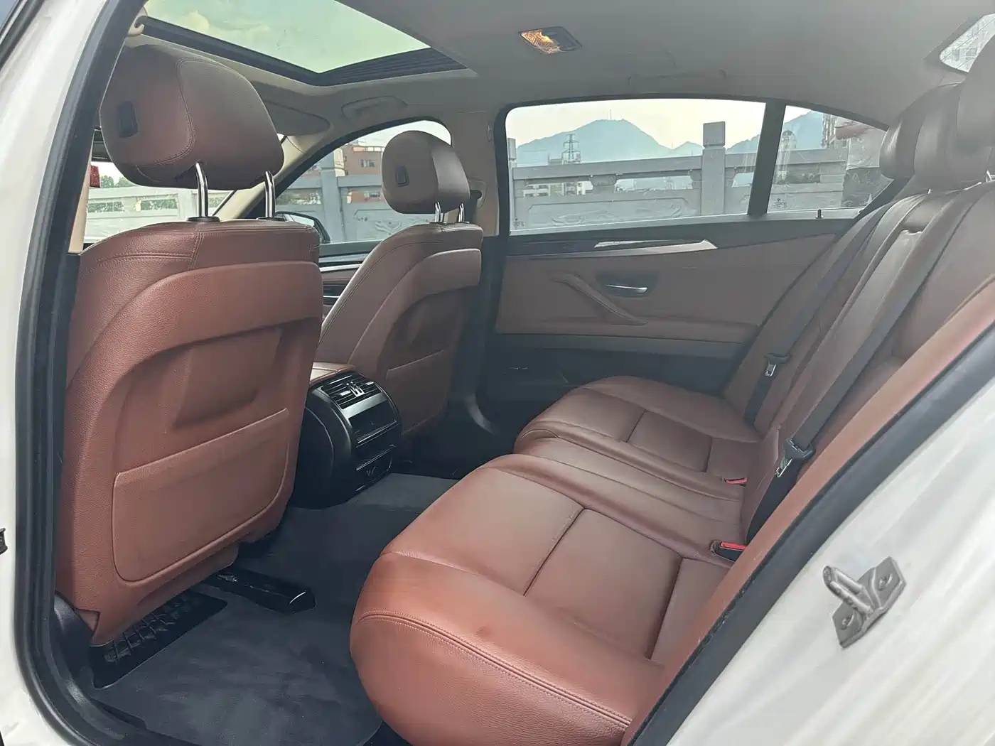BMW 5 Series 2014 525Li Leading фото 8