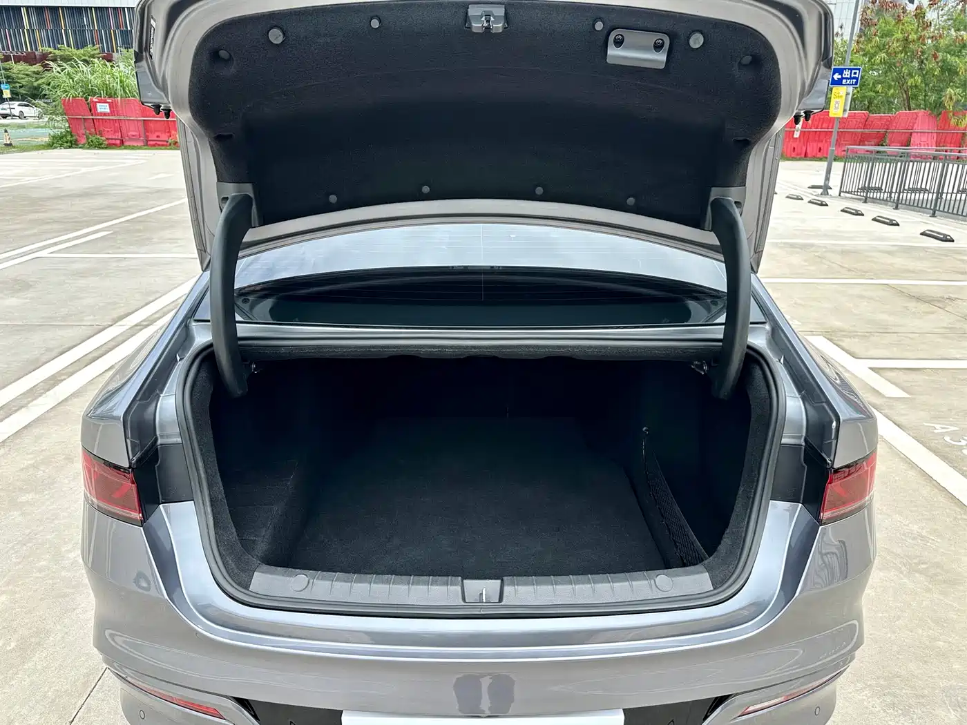 BYD Qin PLUS 2023 Champion Edition DM-i 55KM Surpassing фото 18