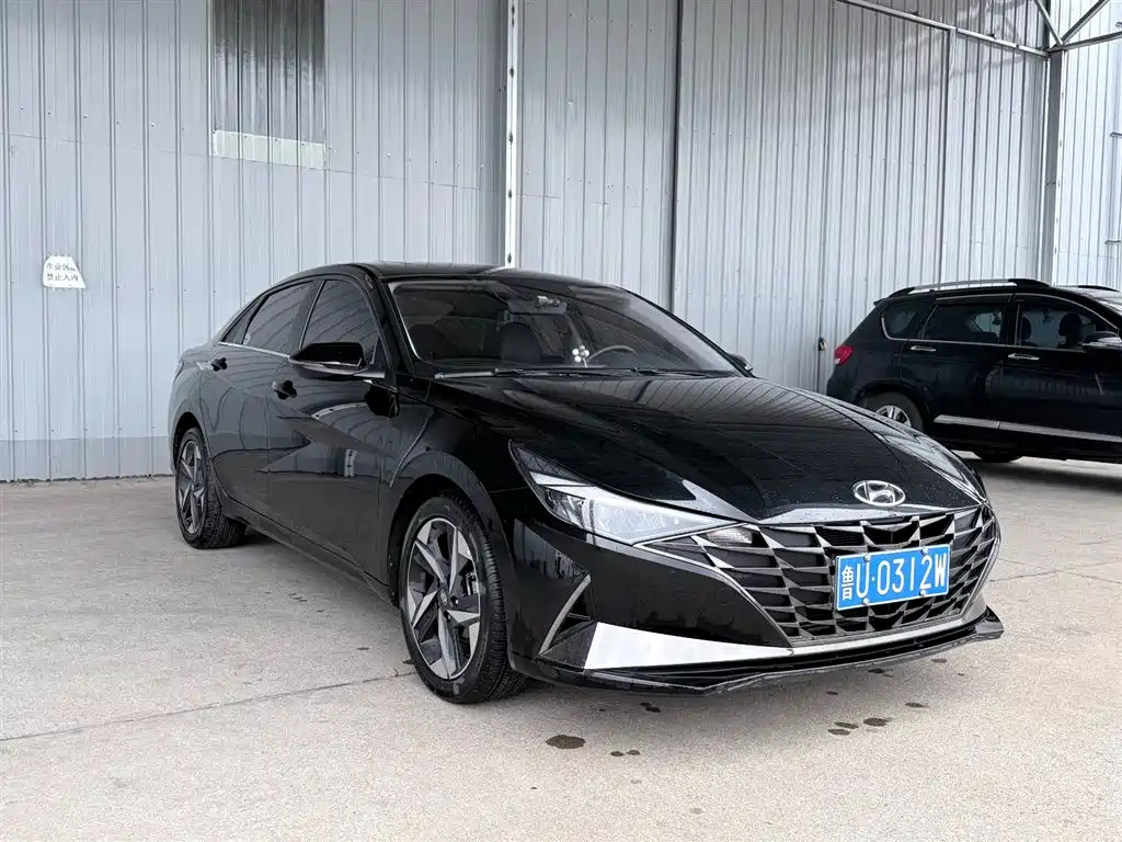 Hyundai Elantra 2022 1.5L CVT GLX Elite Edition фото 3