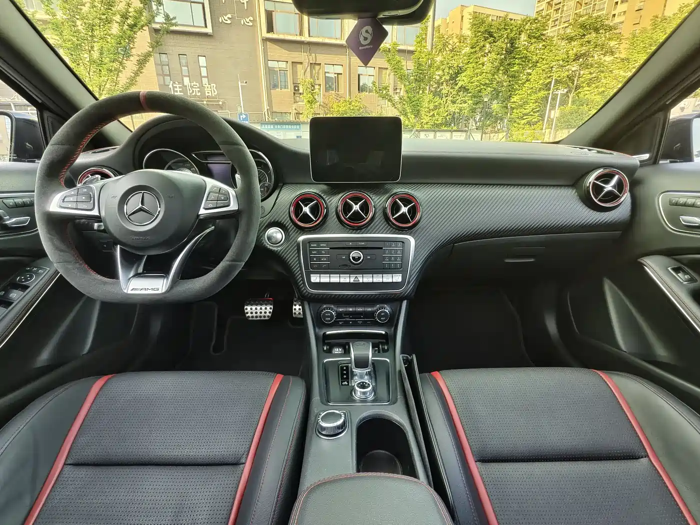 Mercedes-Benz A-Class AMG (Import) 2017 Facelift AMG A 45 4MATIC фото 10