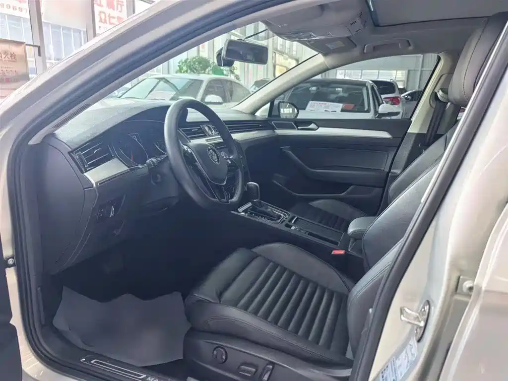 Volkswagen Magotan 2018 330TSI DSG Leading фото 16