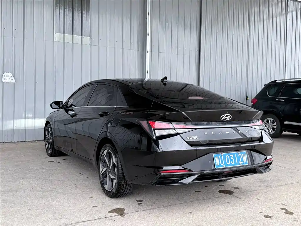 Hyundai Elantra 2022 1.5L CVT GLX Elite Edition фото 4