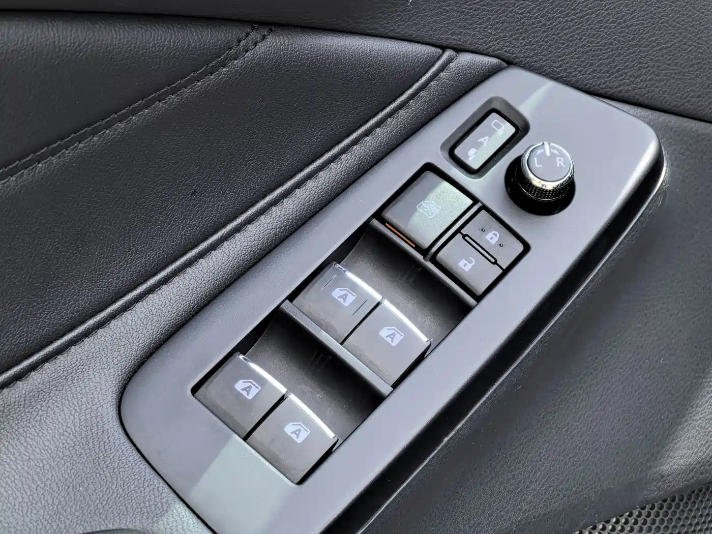 Toyota Avalon 2024 2.0L Luxury Edition фото 19