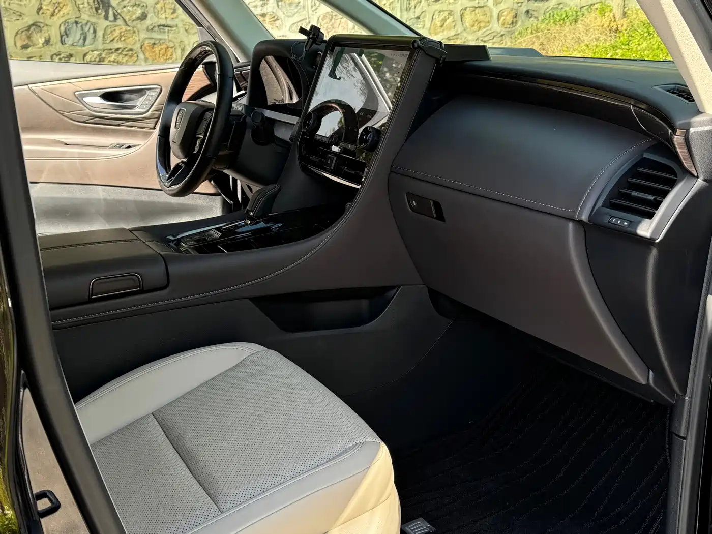 Toyota Vellfire 2024 2024 Crown Hybrid 2.5L Premium Edition