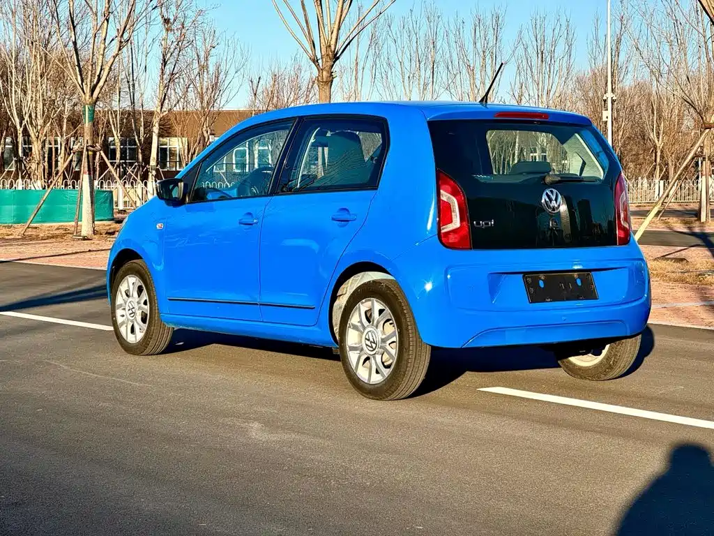 Фото 6 - Volkswagen up!