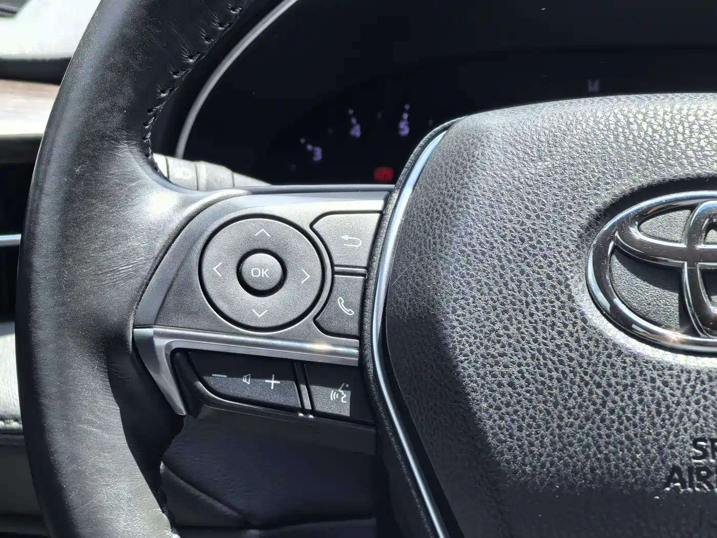 Toyota Avalon 2024 2.0L Luxury Edition фото 16