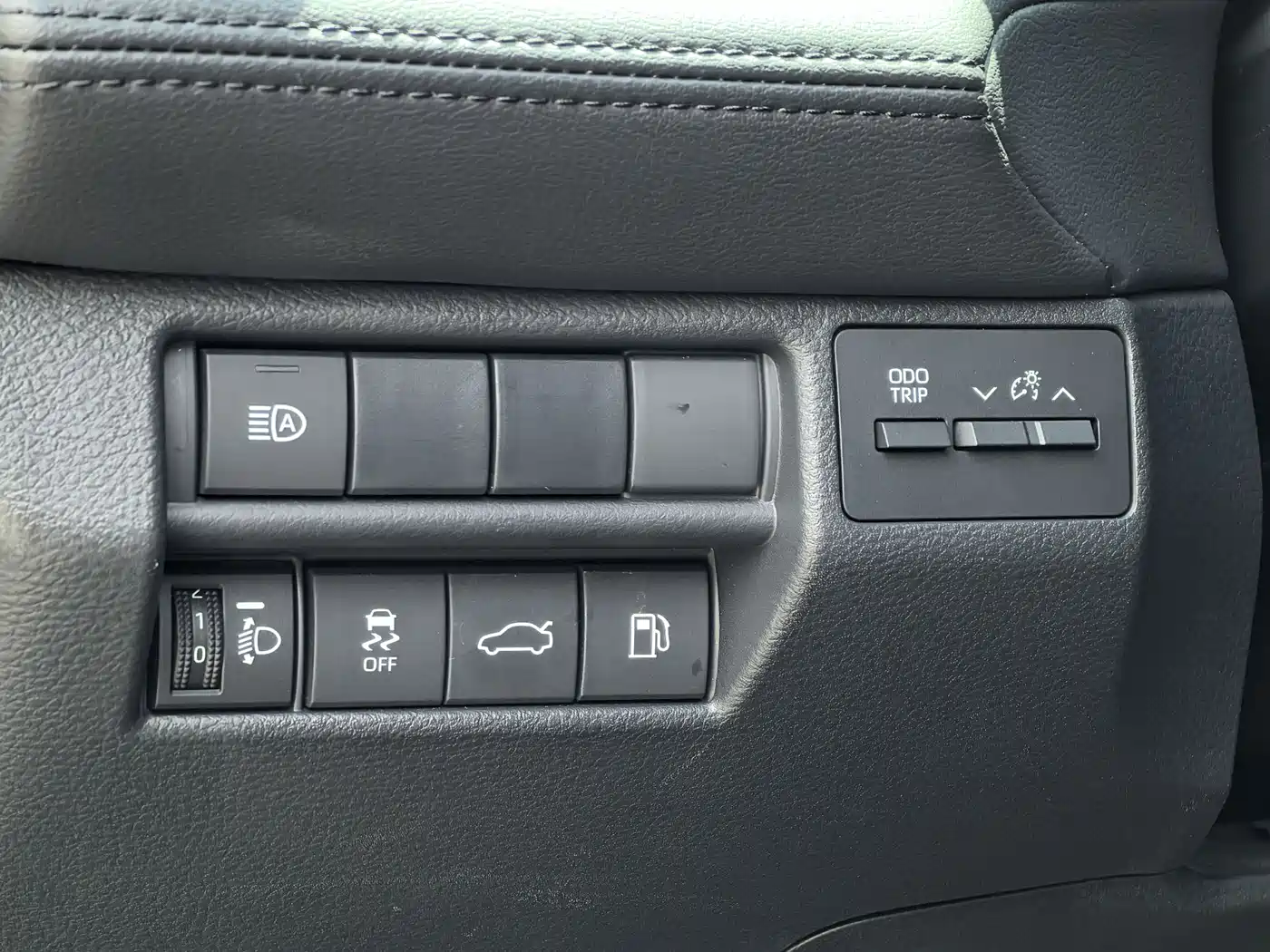 Toyota Avalon 2024 2.0L Luxury Edition фото 18
