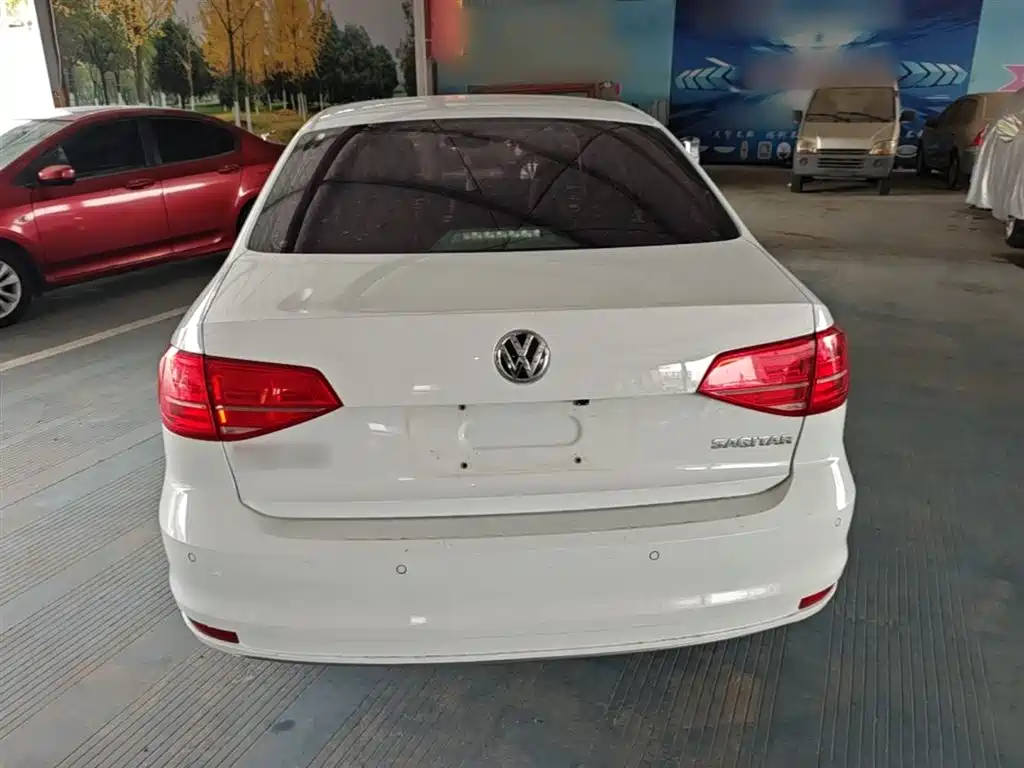 Volkswagen Sagitar 2018 1.6L Automatic Comfort фото 6