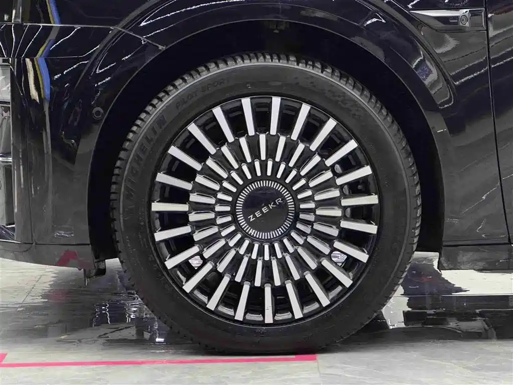 ZEEKR EXTREME KRYPTON 009
