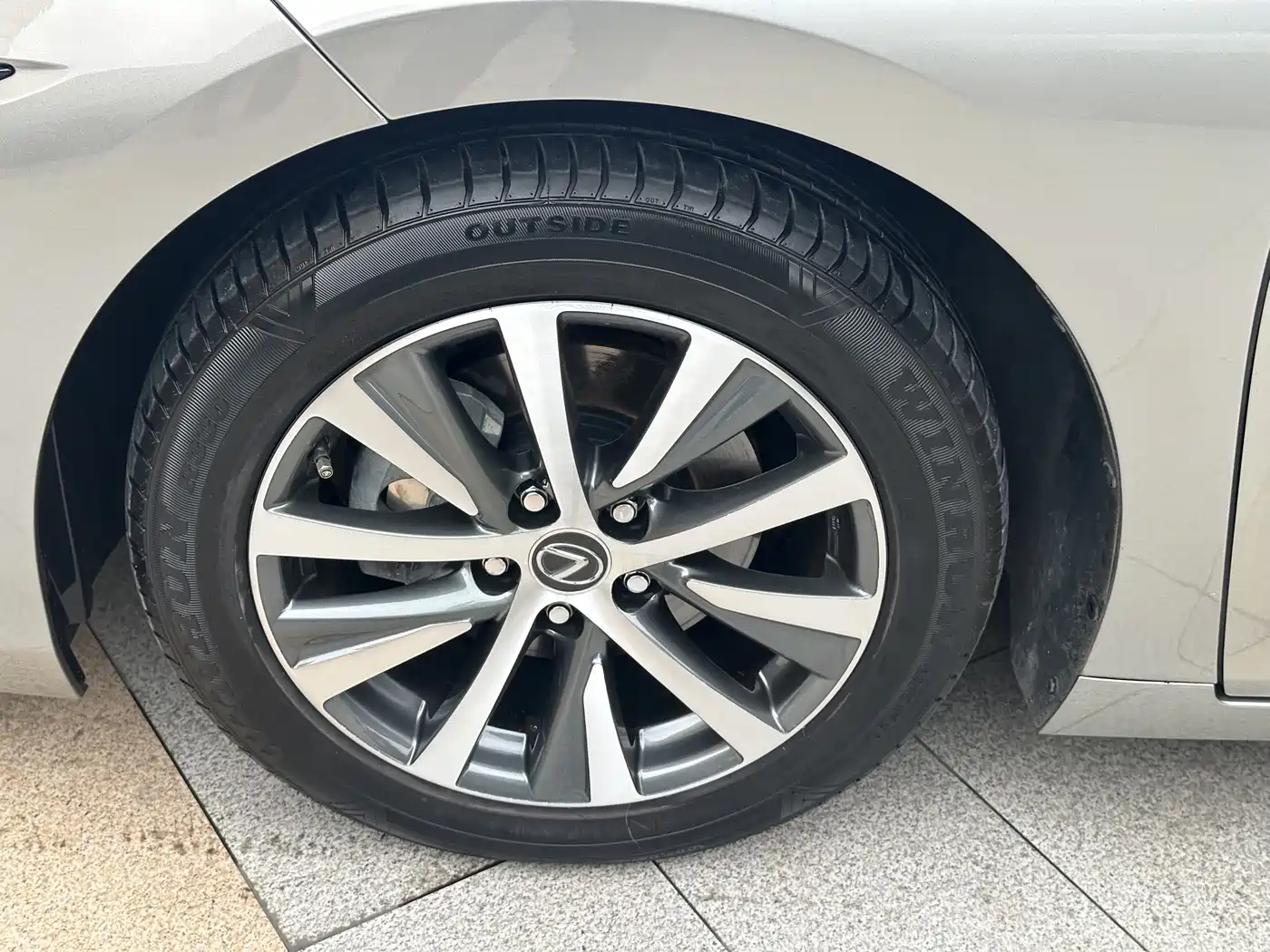 Lexus ES 2020 Model 300h Excellence Edition фото 17