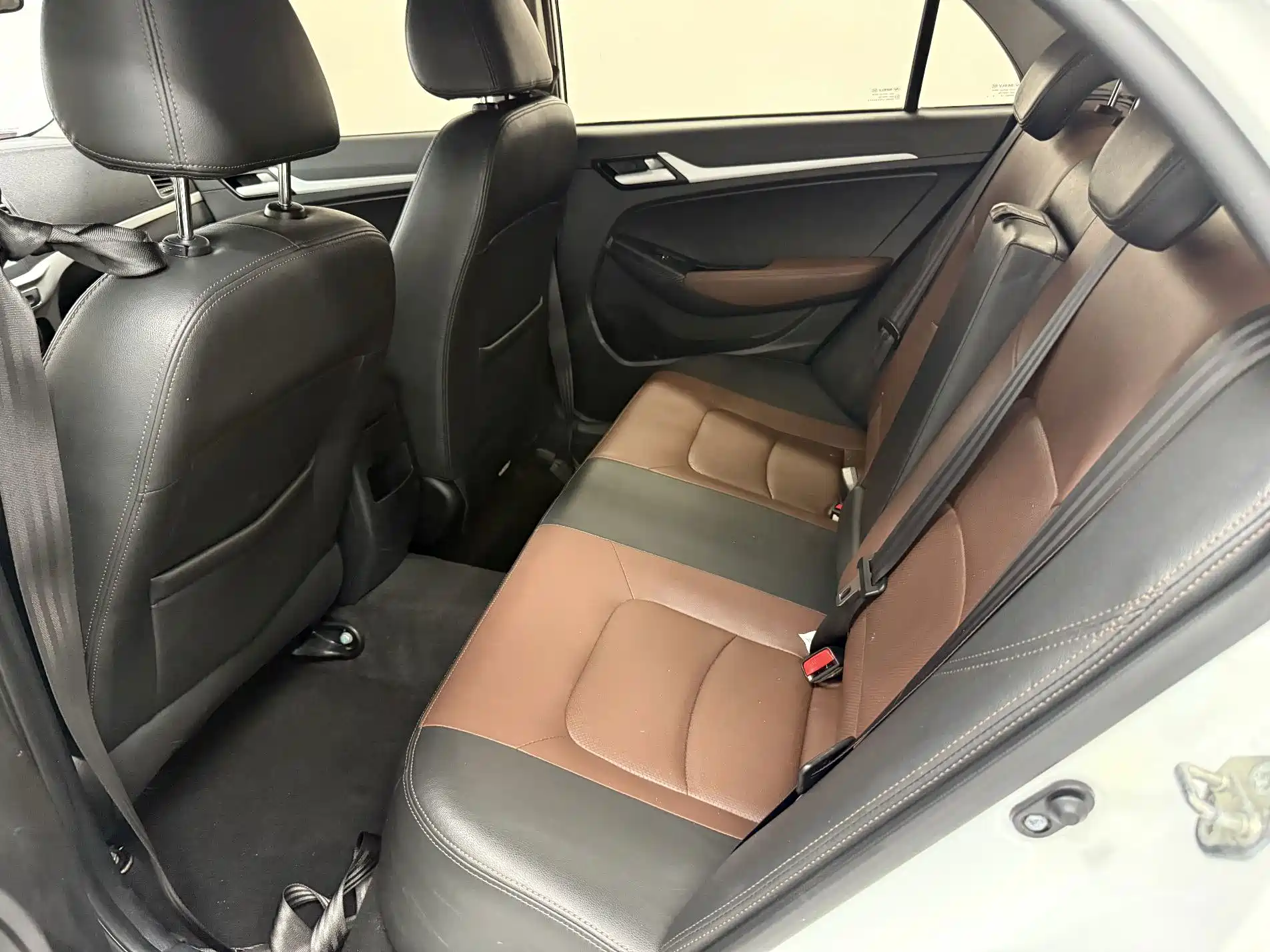 Фото 19 - Geely Vision