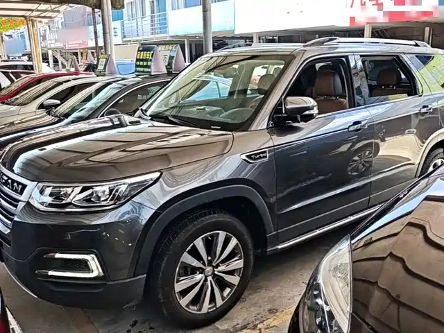  Changan Changan CS95 2017 2.0T AWD Intelligent Control Edition