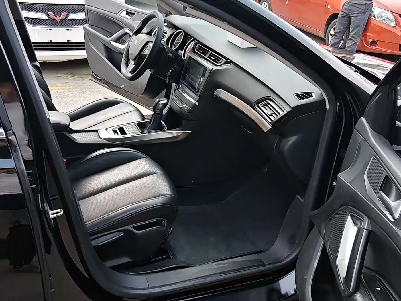 Peugeot 408 2016 1.6T Automatic Luxury Edition фото 4