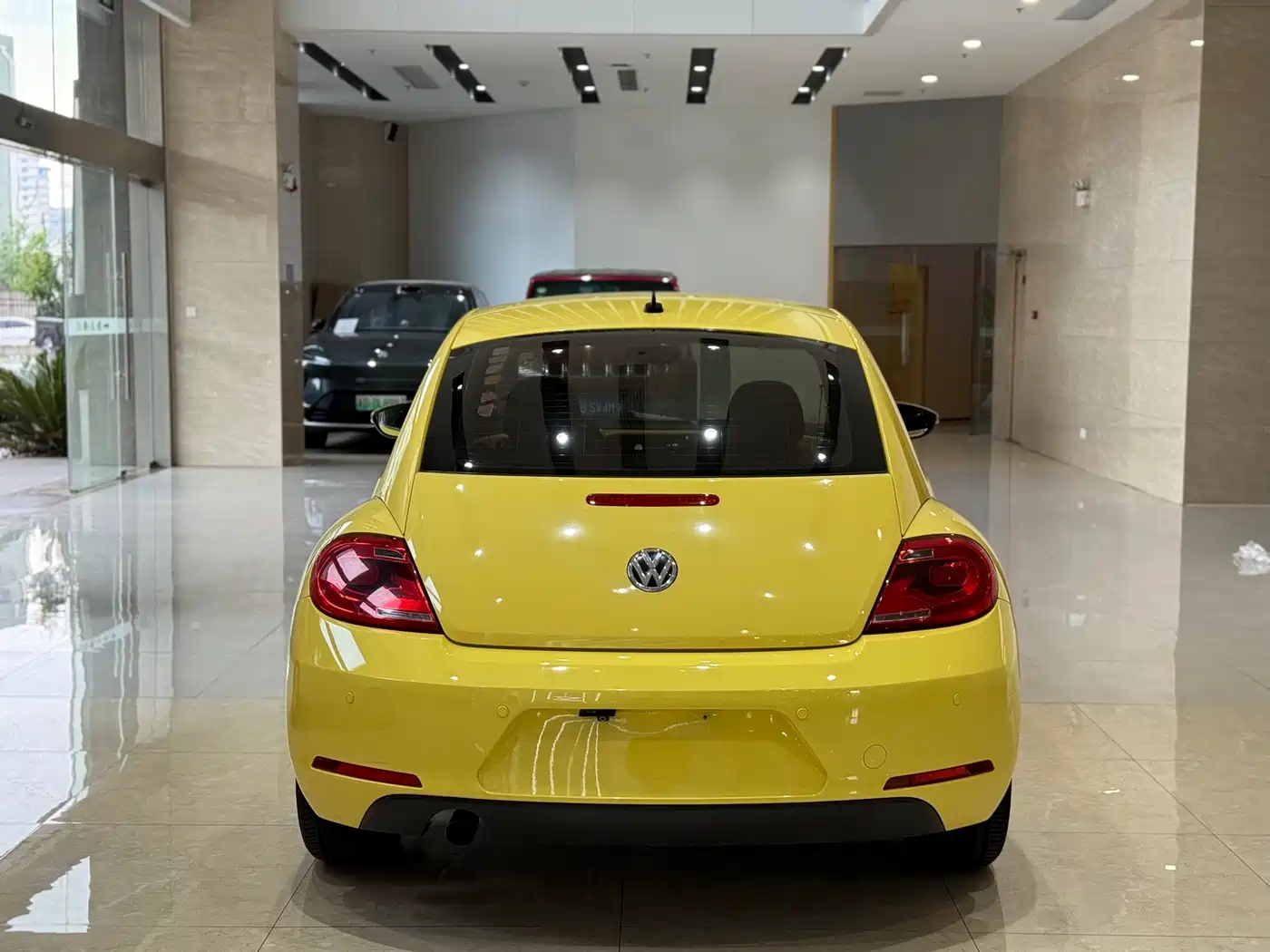 Volkswagen Beetle 2015 180TSI фото 14