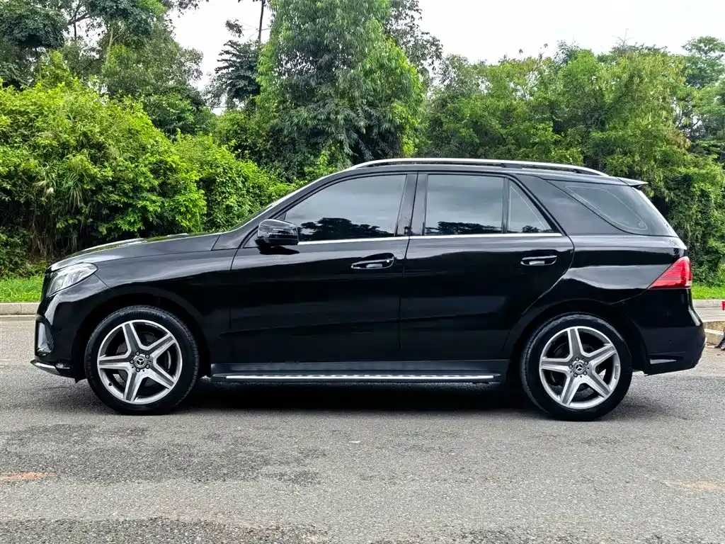 Mercedes-Benz GLE 2017 GLE 400 4MATIC фото 4
