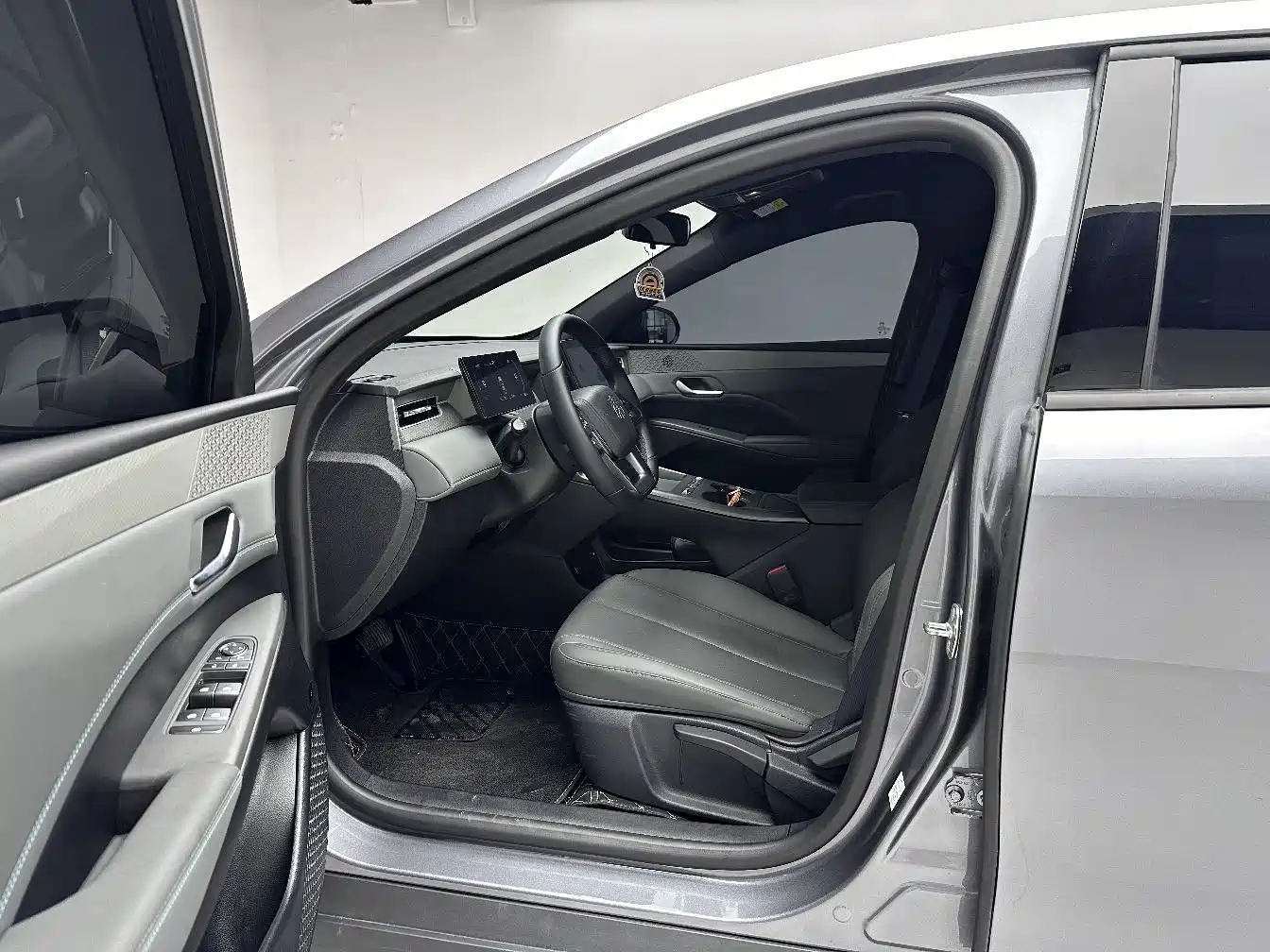 BYD Qin PLUS 2026 DM-i Smart Edition 128KM Progressive фото 9