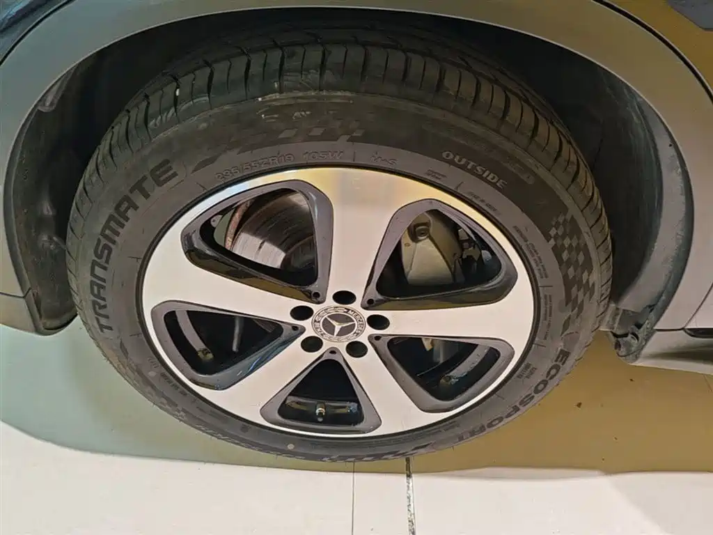 Фото 23 - Mercedes-Benz GLC
