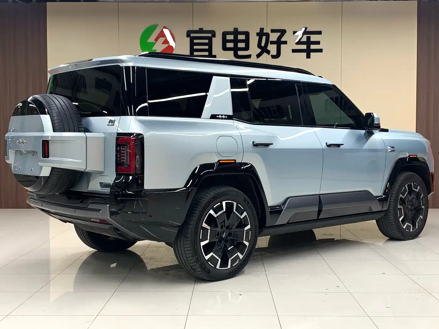 Fang Cheng Bao Leopard 8 2024 2025 Zhiyong Flagship 7-Seater