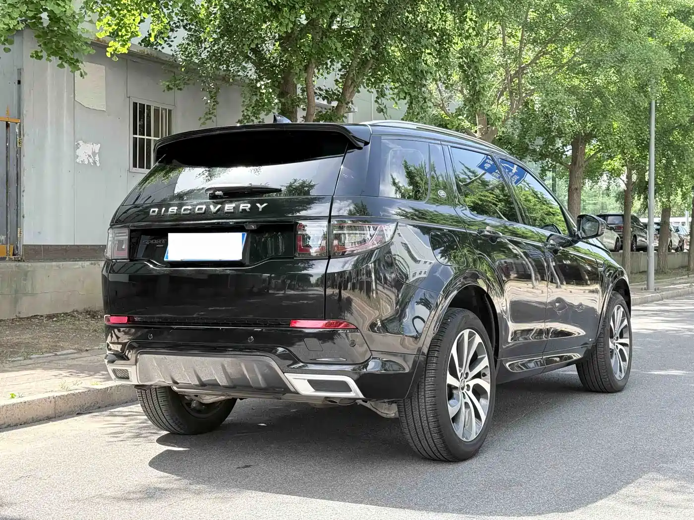 Land Rover Discovery Sport 2022 Model 249PS R-Dynamic S Performance Edition 5-Seater фото 6