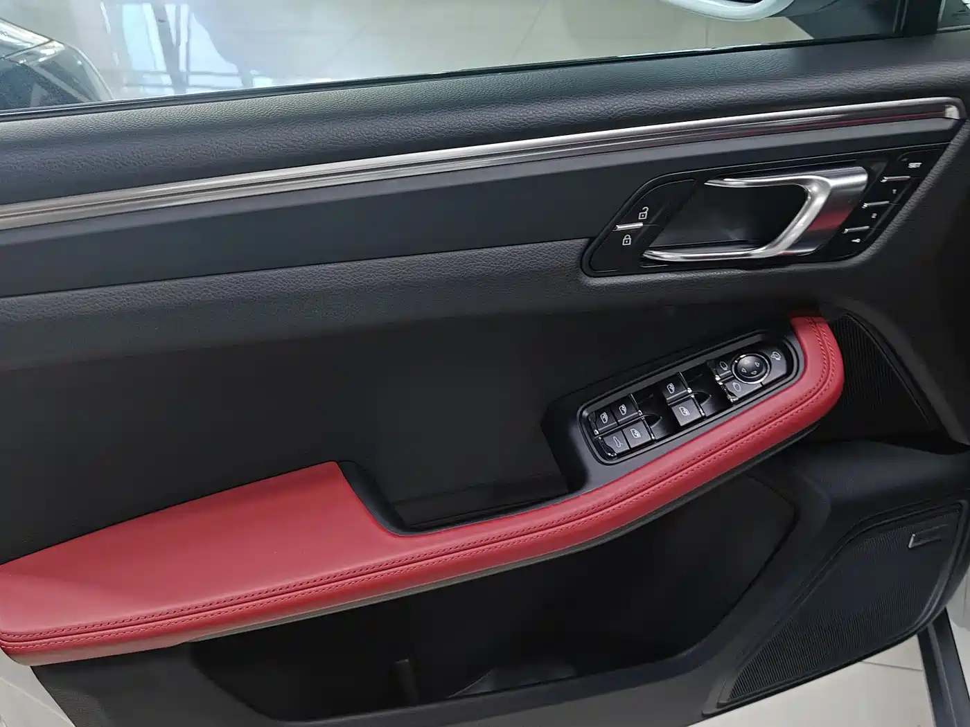 Porsche Macan 2018 Macan 2.0T фото 16