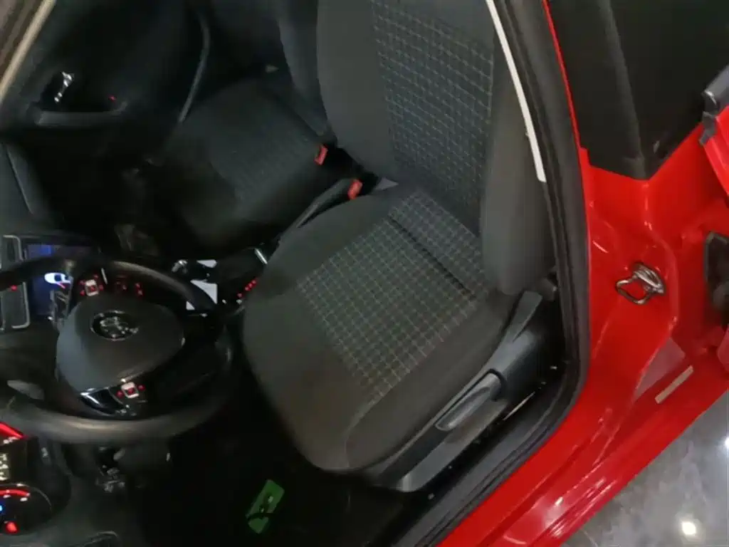 Volkswagen Polo 2016 1.6L Automatic Comfort фото 15