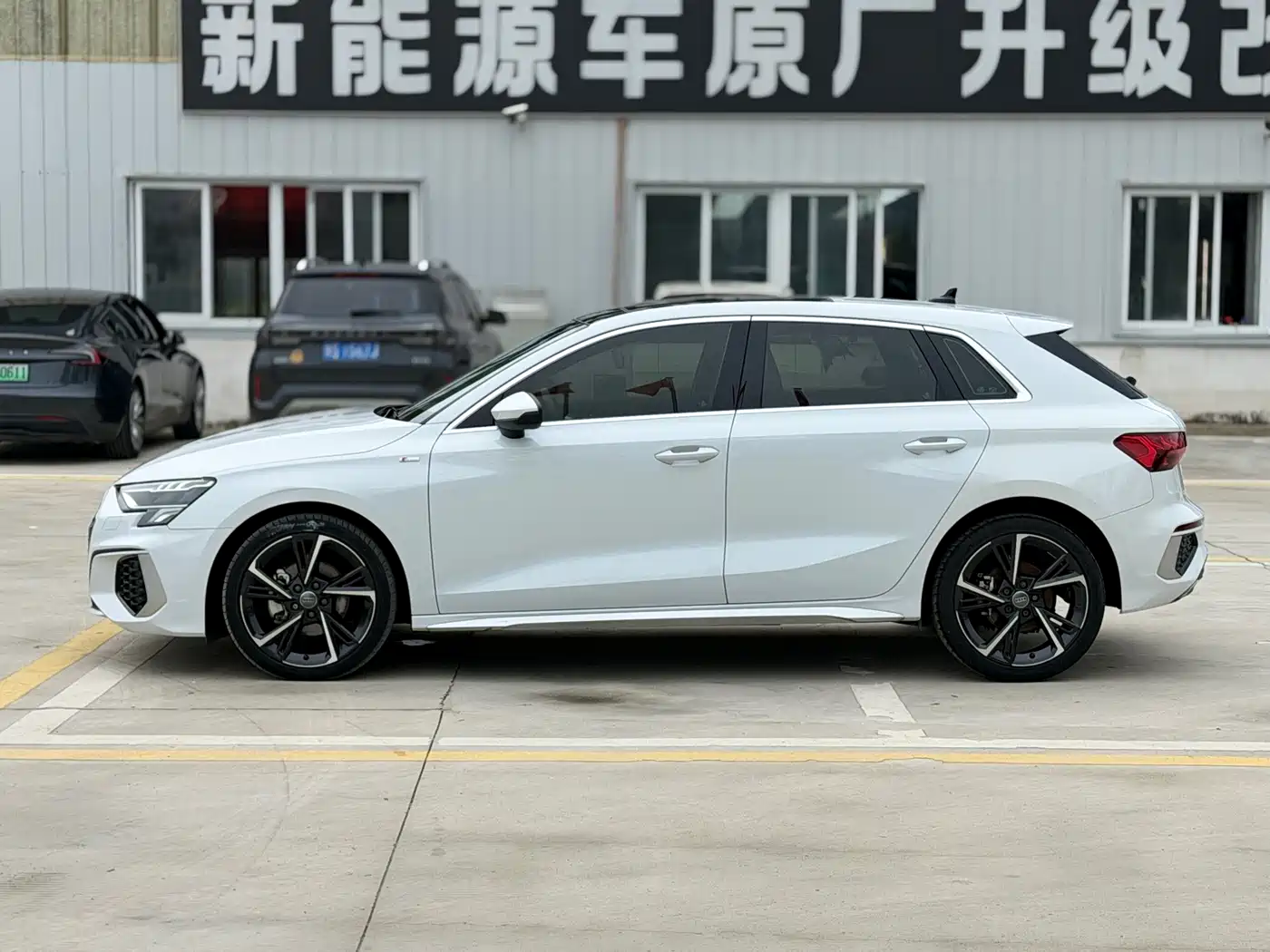 Photo 4 - Audi A3
