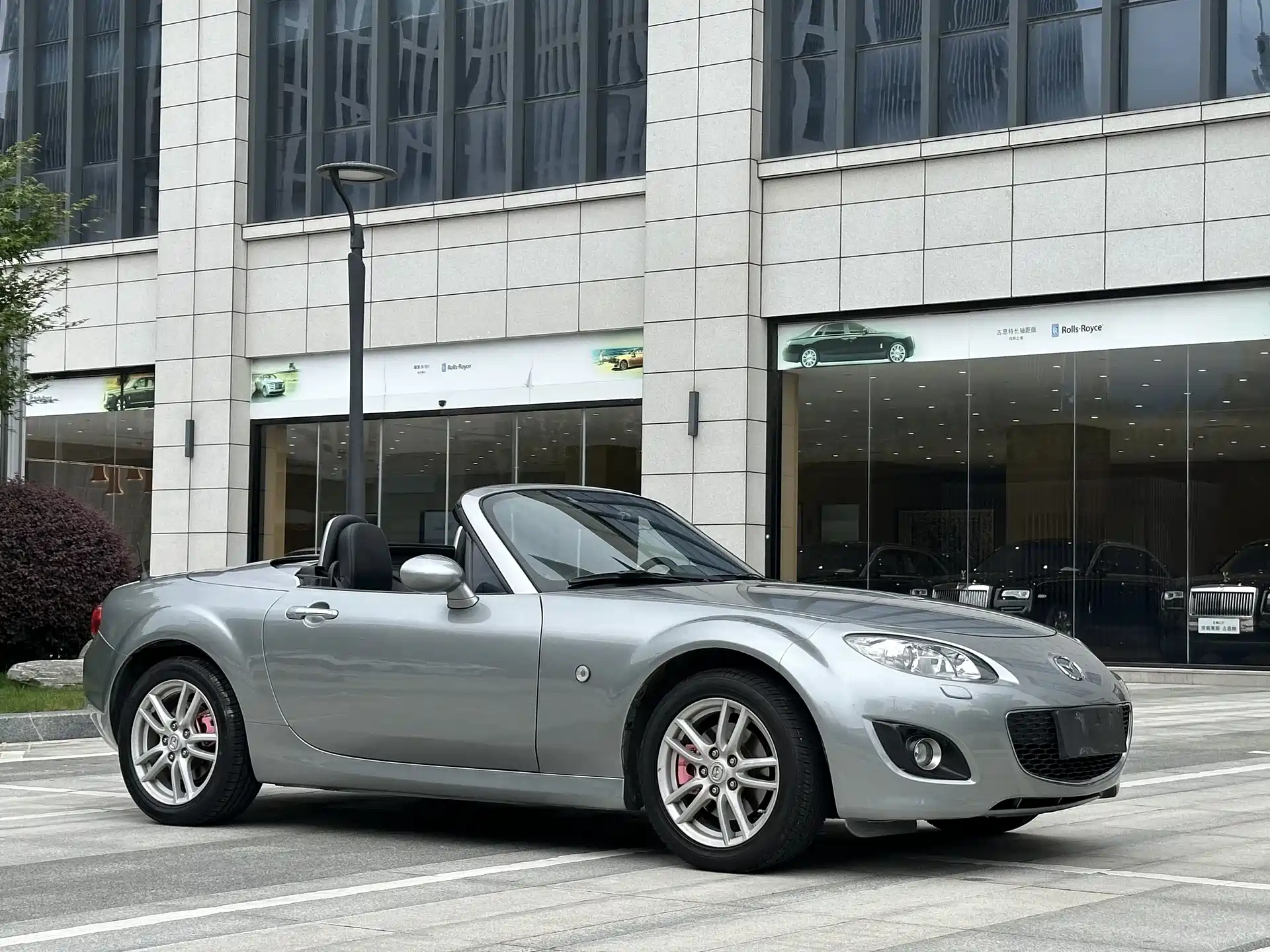 Фото 3 - Mazda MX-5