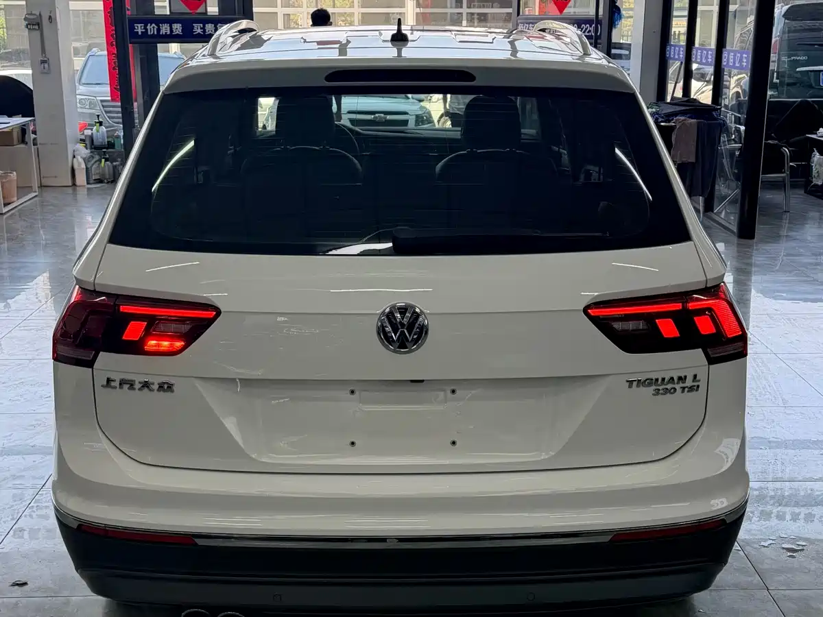 Volkswagen Tiguan L 2018 Facelift 330TSI Automatic 2WD Luxury Edition фото 11