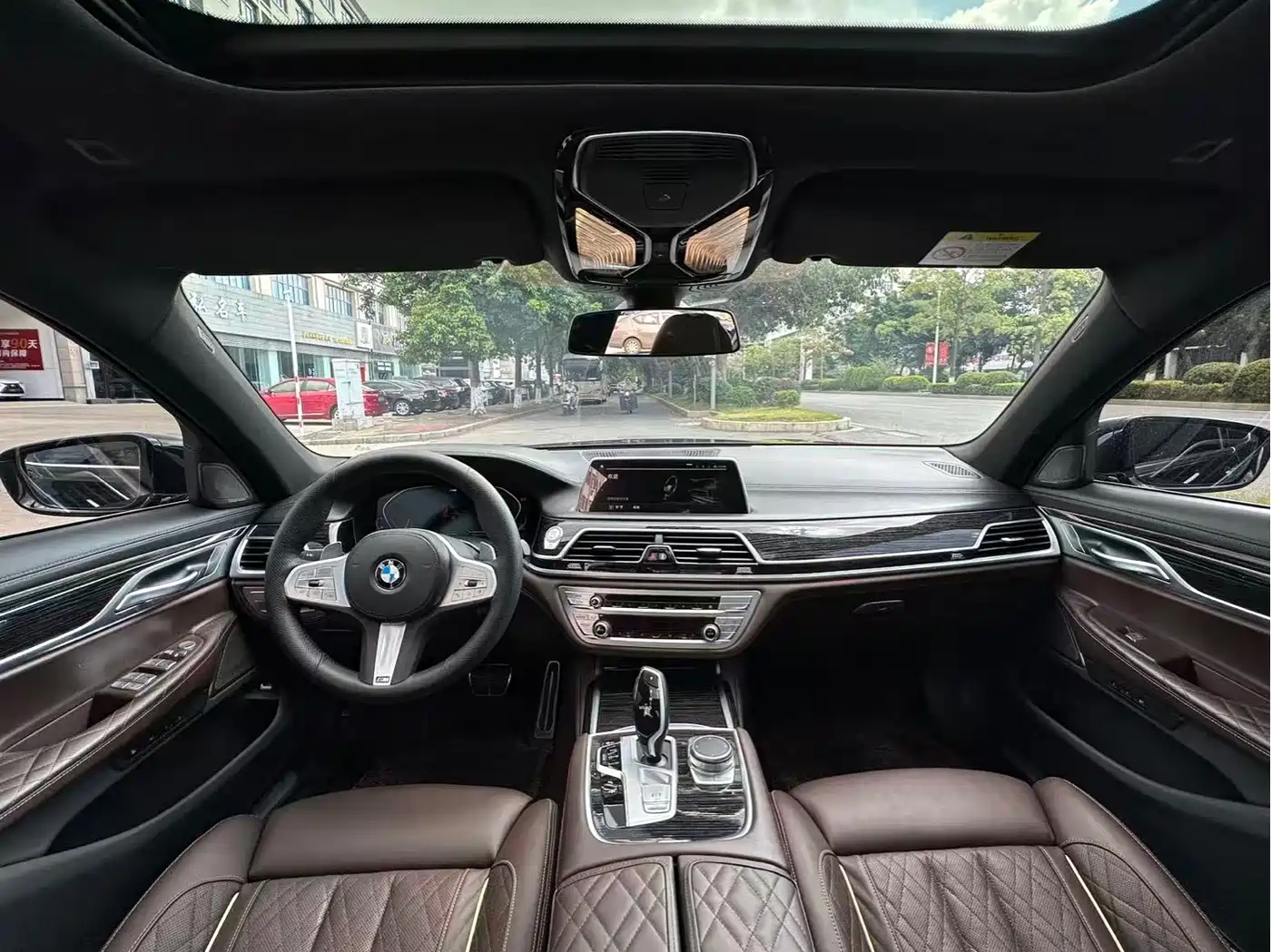 BMW 7 Series 2021 Model 740Li Leading M Sport Package фото 6