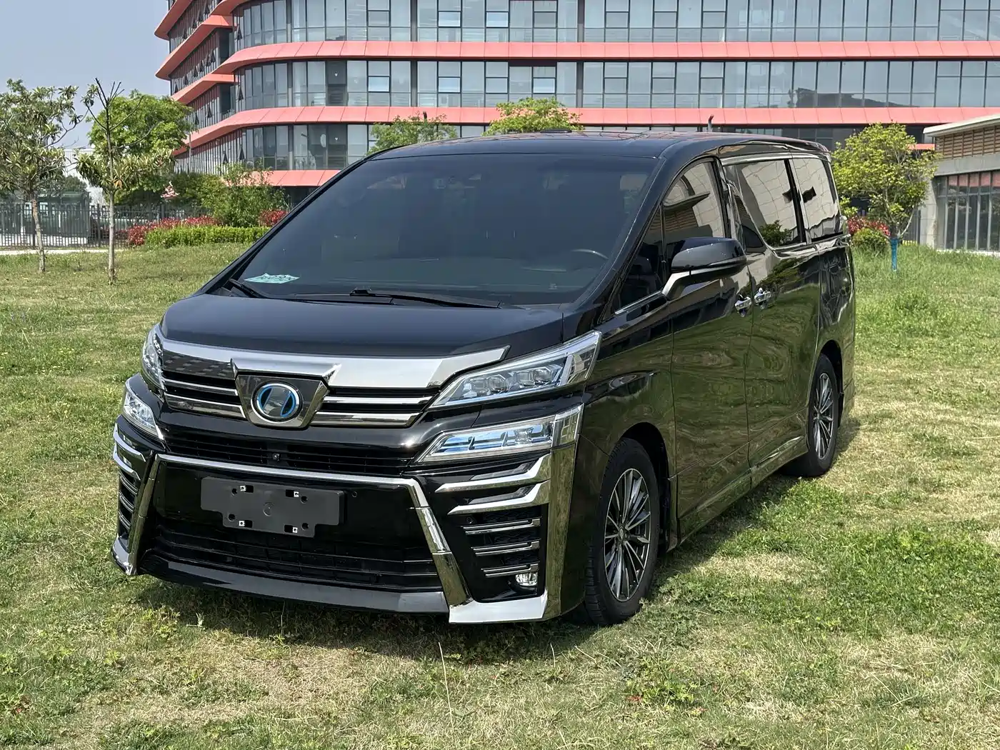 Toyota Vellfire, 2021 год