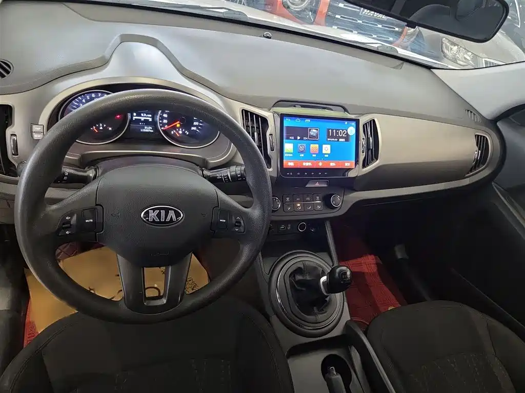 Kia Sportage 2016 2.0L Manual 2WD GL фото 10