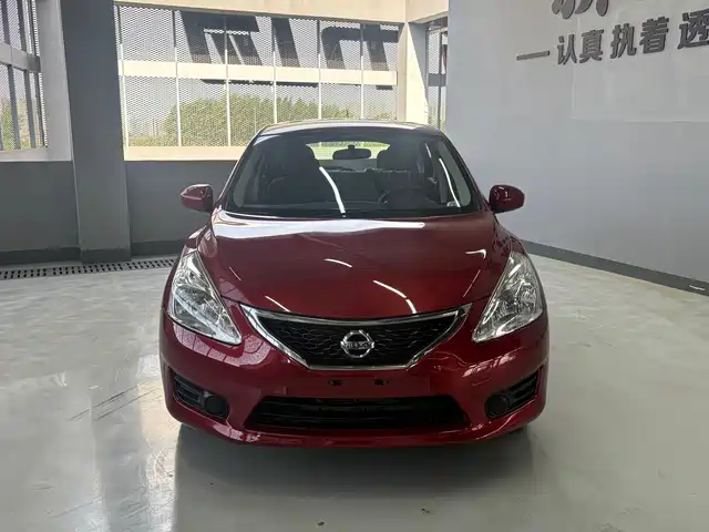 Nissan Tiida 2014 1.6L CVT Comfort — фото 2