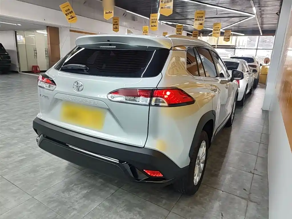 Toyota Frontlander 2023 2.0L CVT Elite Edition фото 7