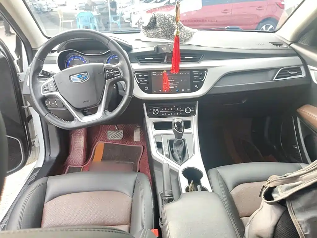 Фото 10 - Geely Vision