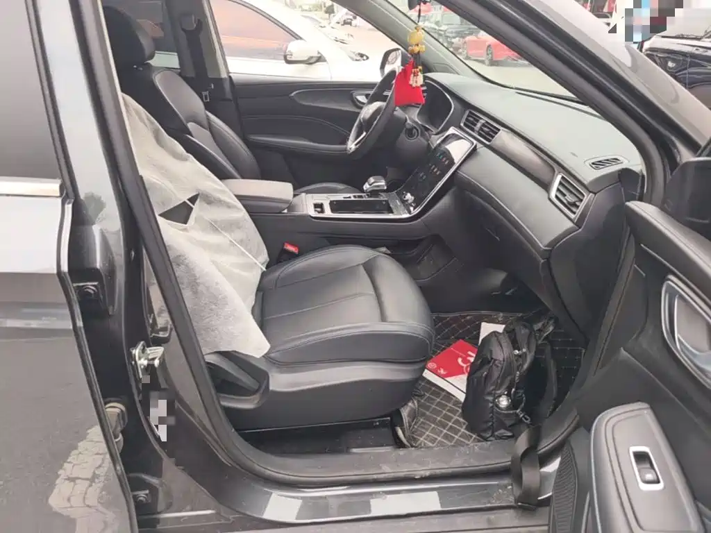 Roewe RX5 2025 2025 PLUS 330TGI Auto Trend-Setting Smart Edition